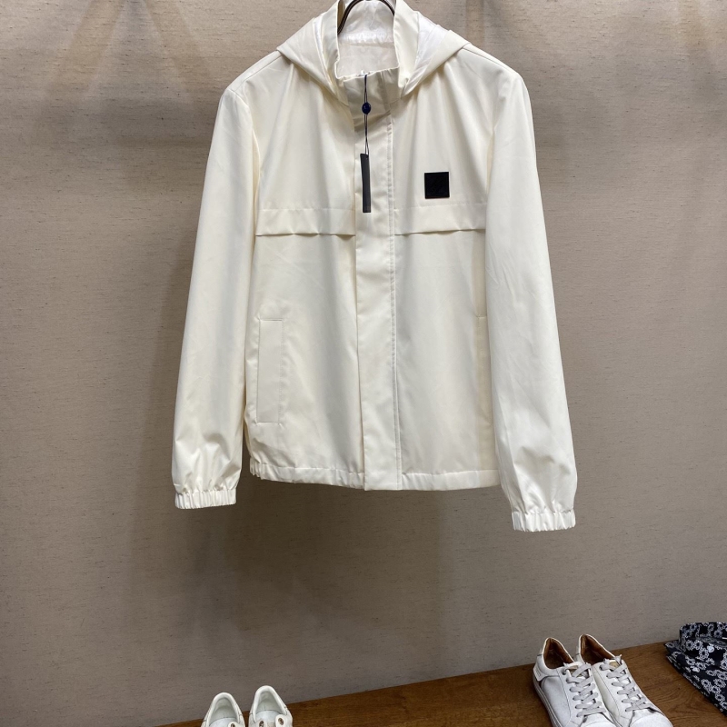 l0vis Vvtt0n outwear